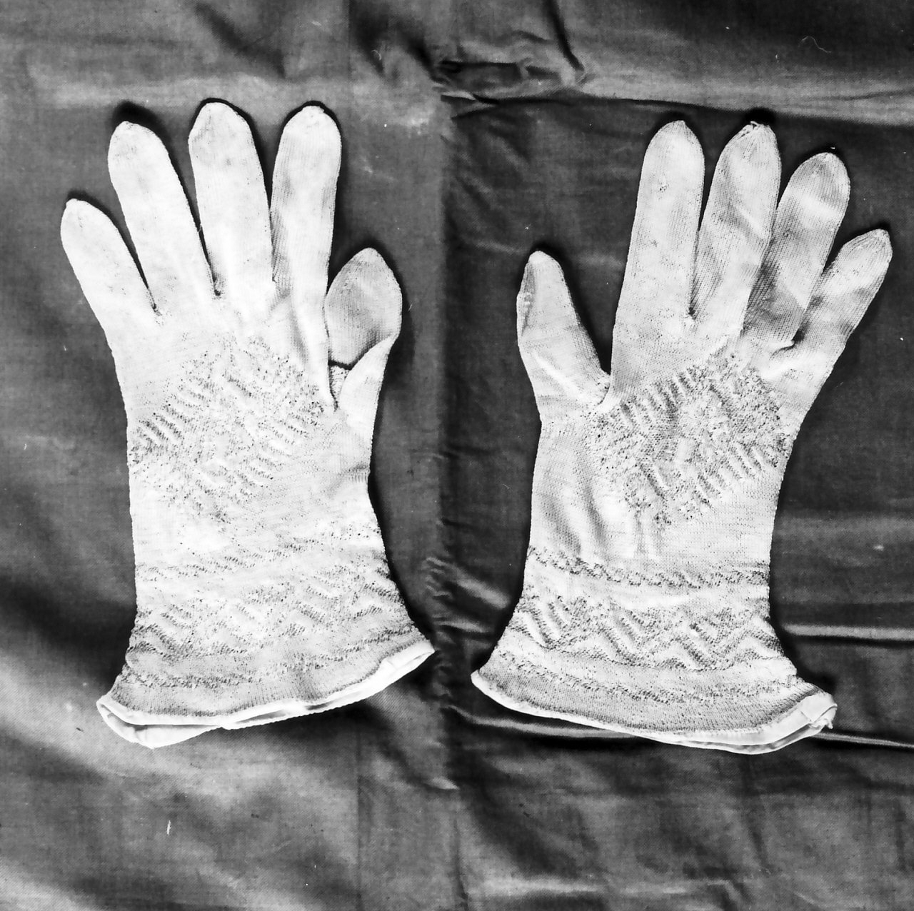 guanti - manifattura calabrese (sec. XIX)