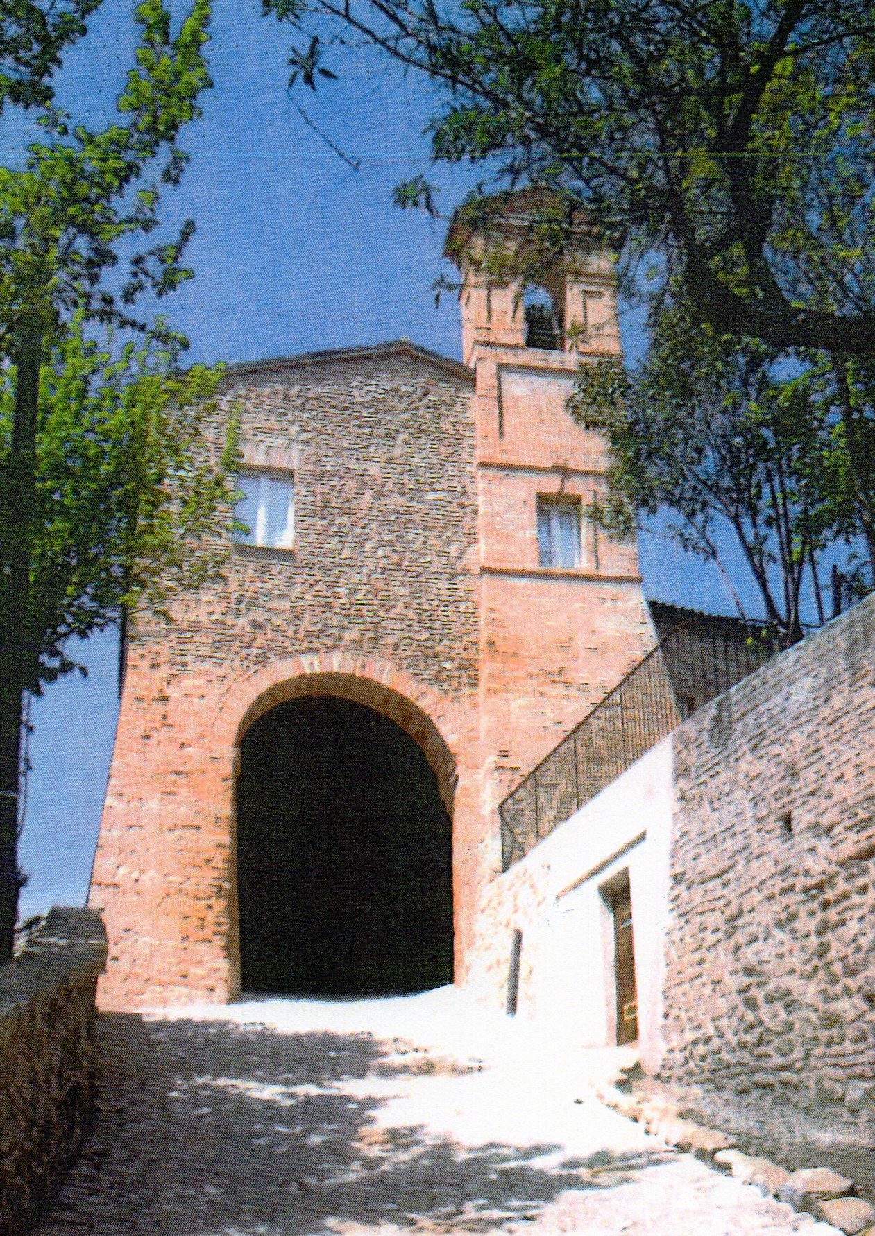 Immobili facenti parte del Castello di Granarola (castello) - Gradara (PU) 