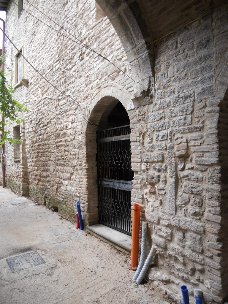 Appart. sito in Via Lazzarini facente parte del compl. denominato Palazzo Saluzzi ex Palazzo Agabiti (palazzo, nobiliare) - Sassoferrato (AN) 