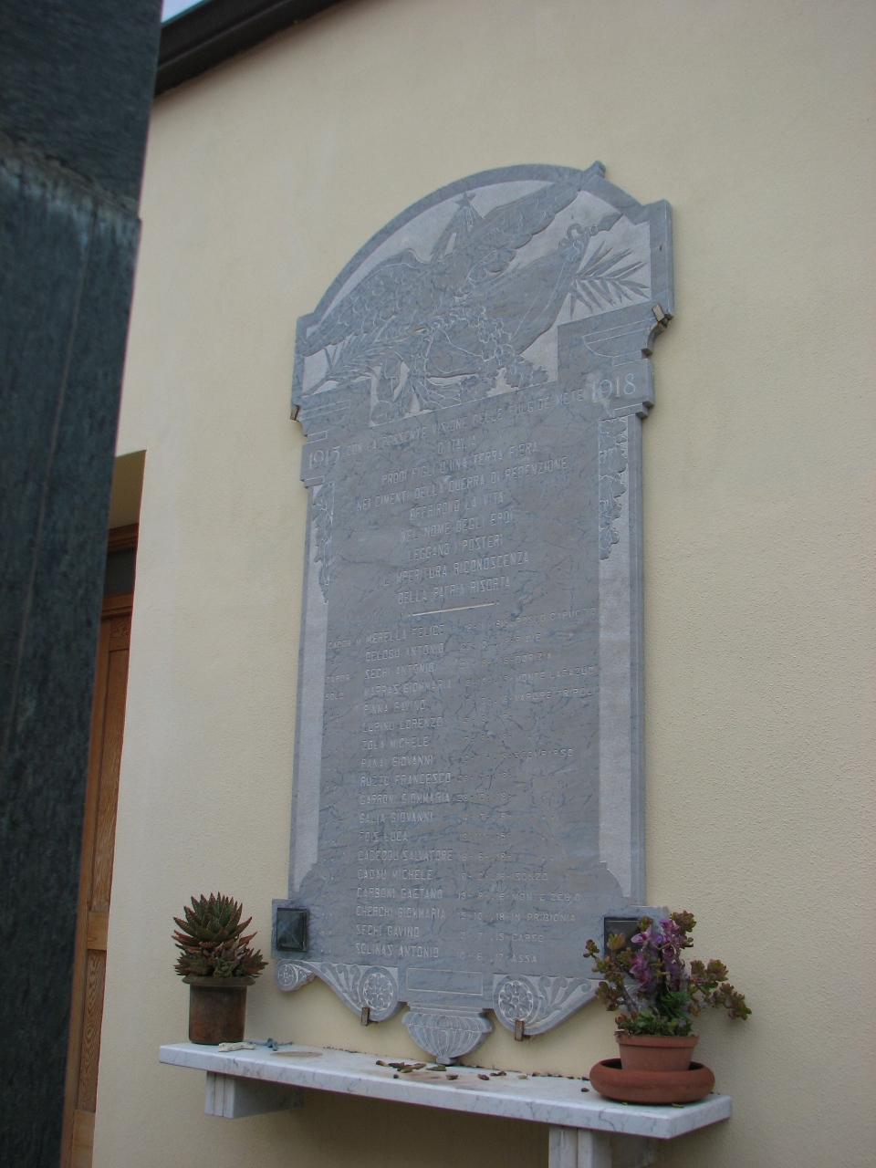 Allegoria della vittoria come aquila (lapide commemorativa ai caduti)
