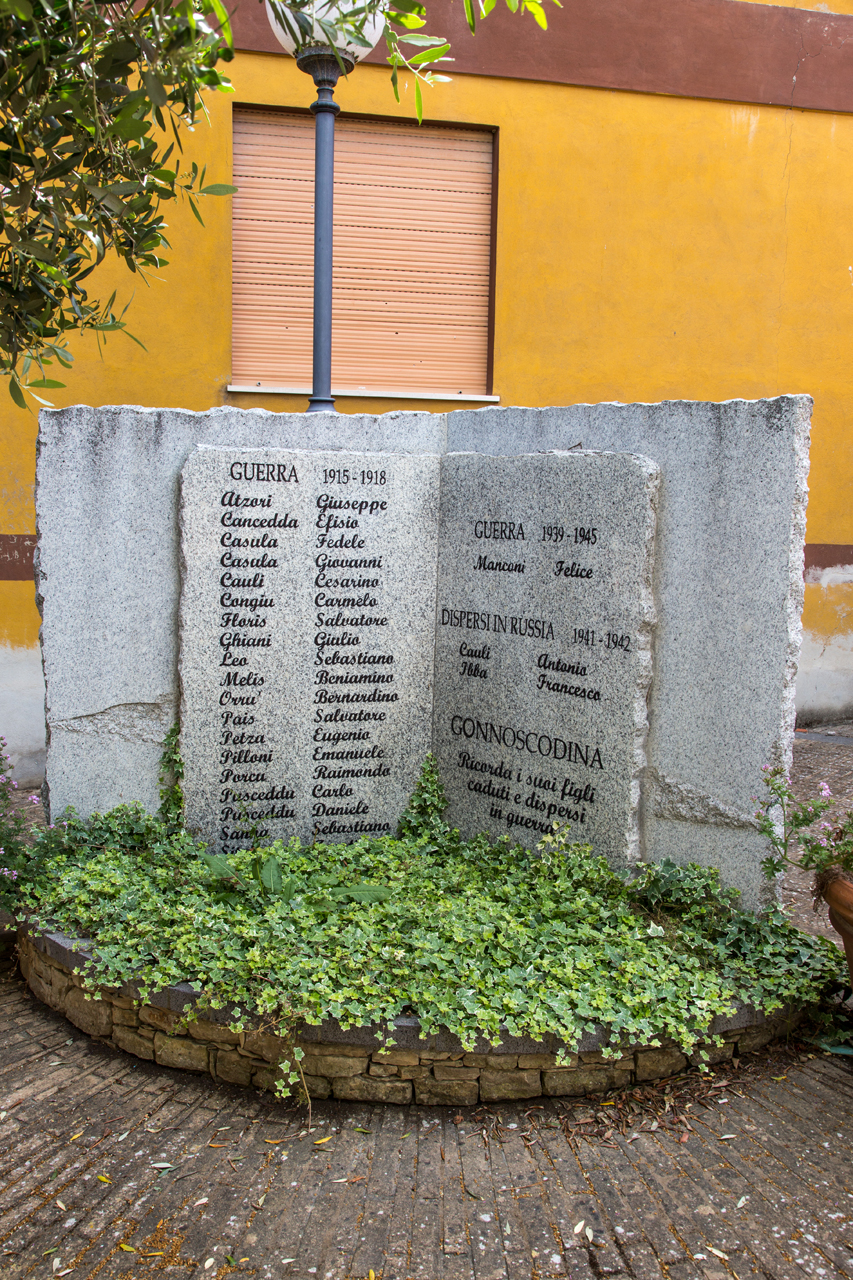 soggetto assente (monumento ai caduti - a stele) - ambito sardo (fine sec. XX)