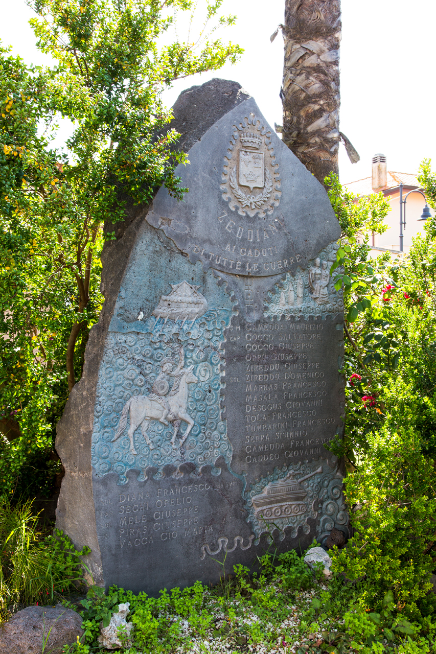 soggetto assente (monumento ai caduti - a stele) - ambito sardo (fine sec. XX)