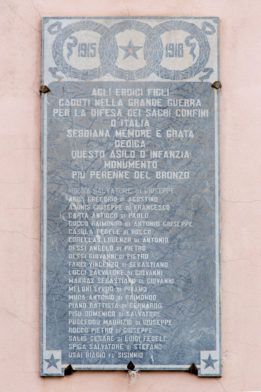 Soggetto assente (lapide commemorativa ai caduti)
