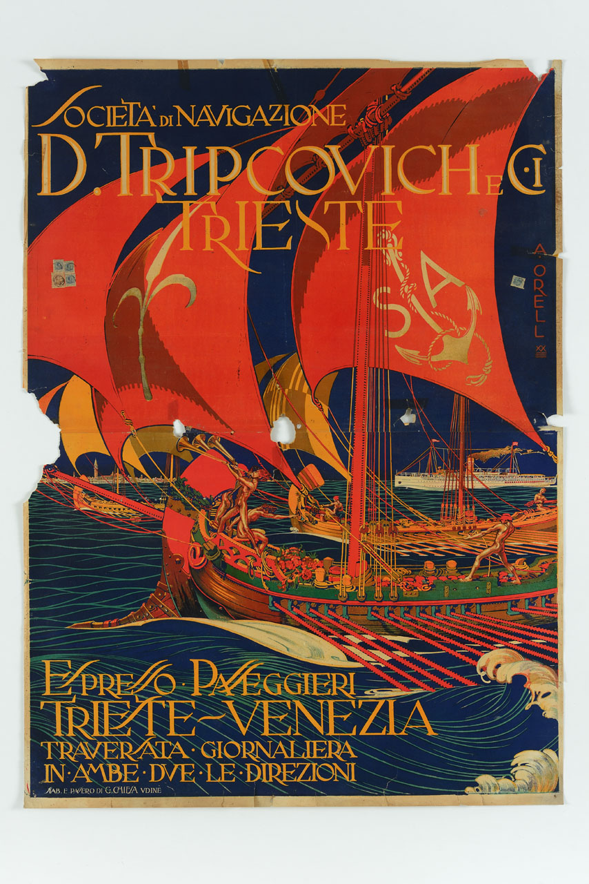 tre antiche galee e un traghetto solcano il mare davanti a Venezia (manifesto, stampa composita) di Orell Argio (sec. XX)