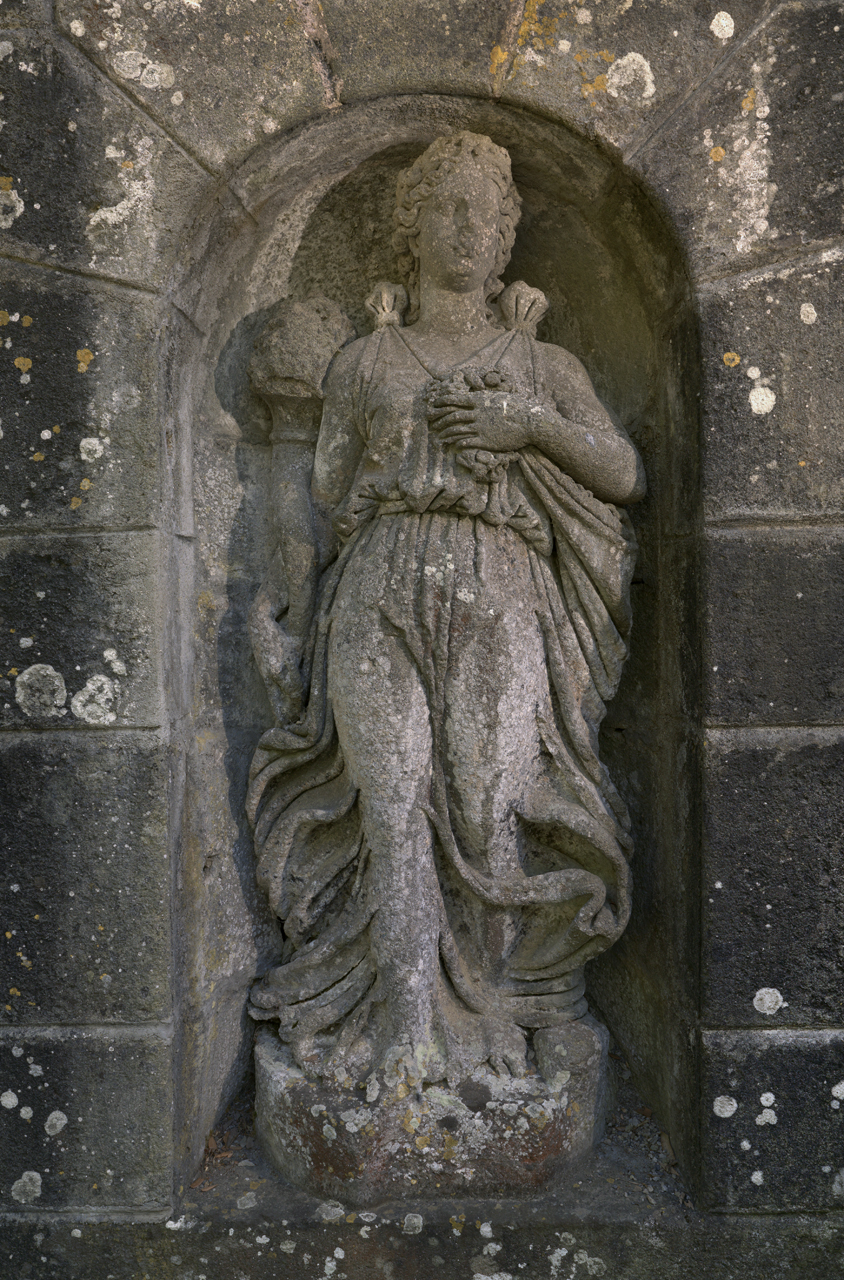 Flora (statua - da fontana, elemento d'insieme) di Ghinucci Tommaso (attribuito) (sec. XVI)