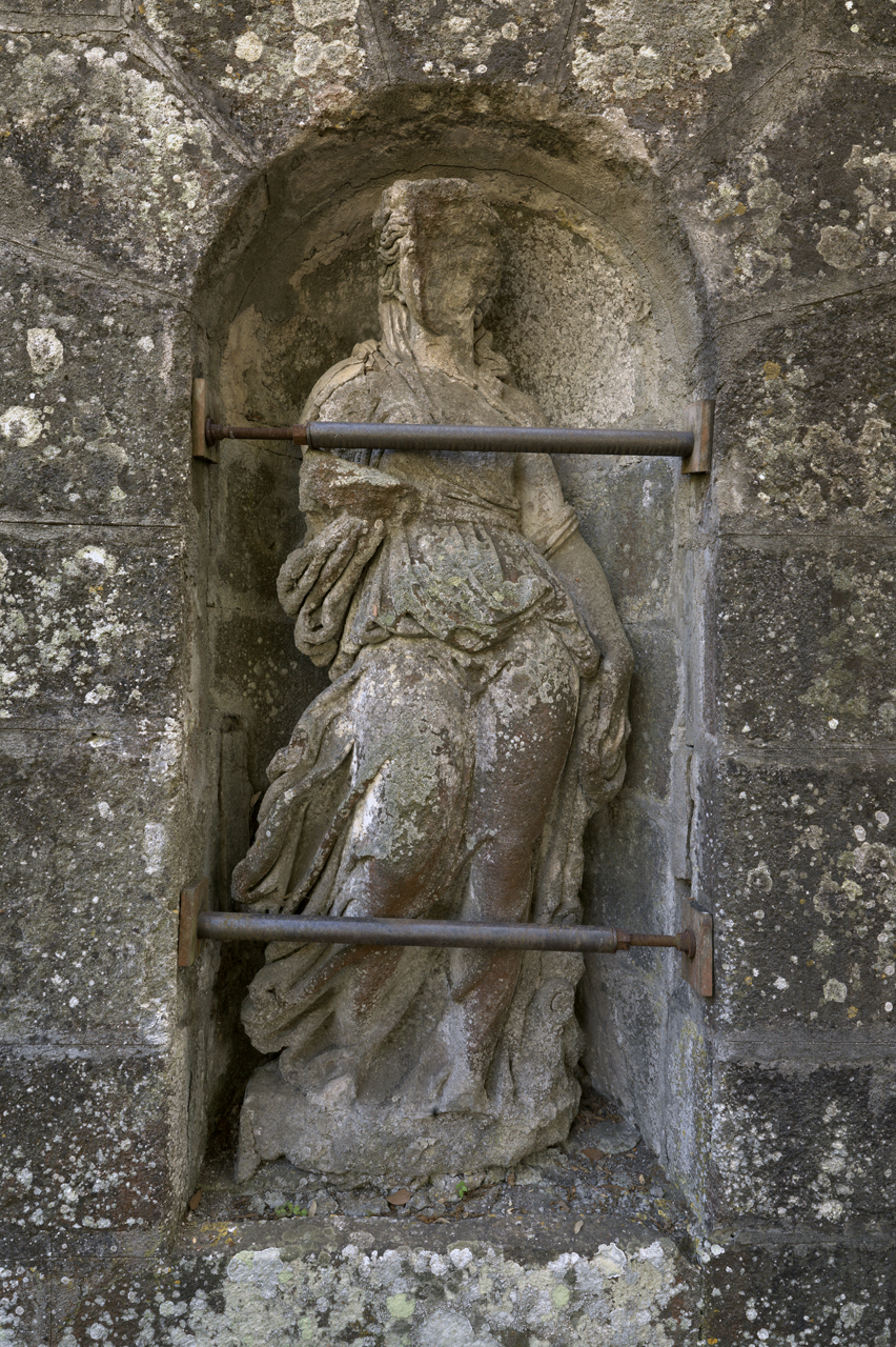 Pomona (statua - da fontana, elemento d'insieme) di Ghinucci Tommaso (attribuito) (sec. XVI)