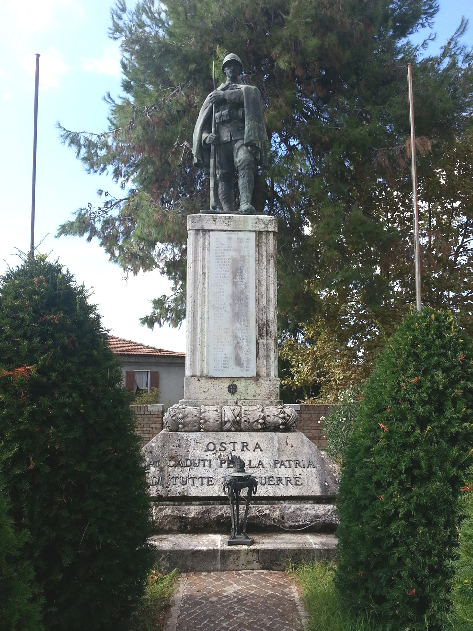 monumento ai caduti - a cippo di Morelli Vittorio (attribuito) (primo quarto XX)