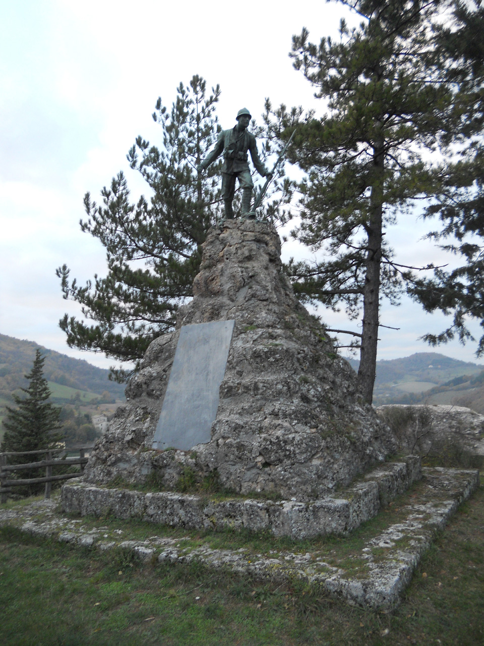 monumento ai caduti - a montagna figurata (primo quarto XX)