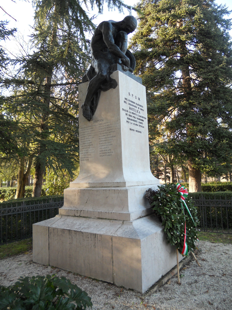 monumento ai caduti di Tonnini Giuseppe (attribuito) (primo quarto XX)