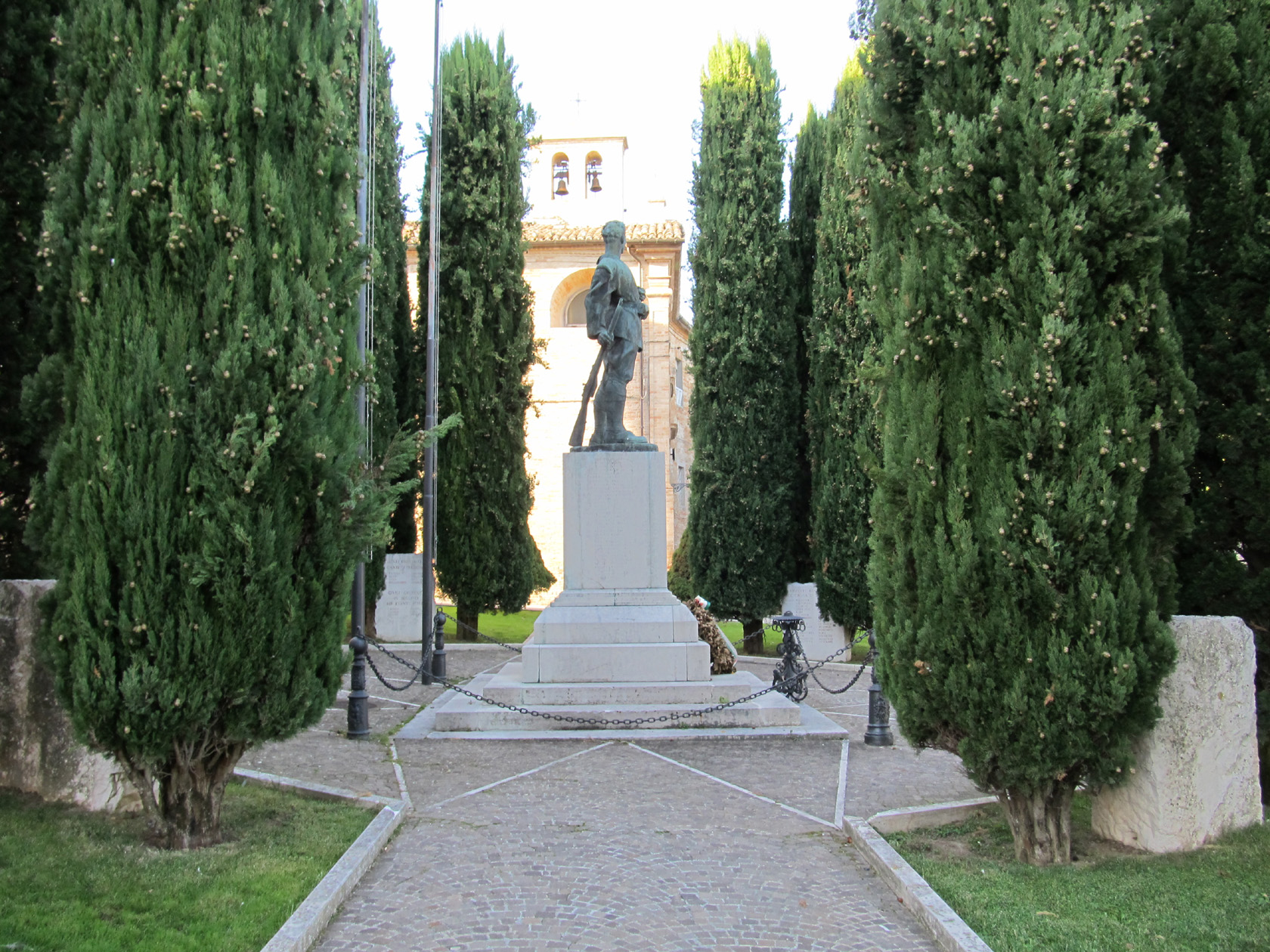 monumento ai caduti - a basamento di ORSOLINI GAETANO (attribuito) - ambito torinese (primo quarto XX)