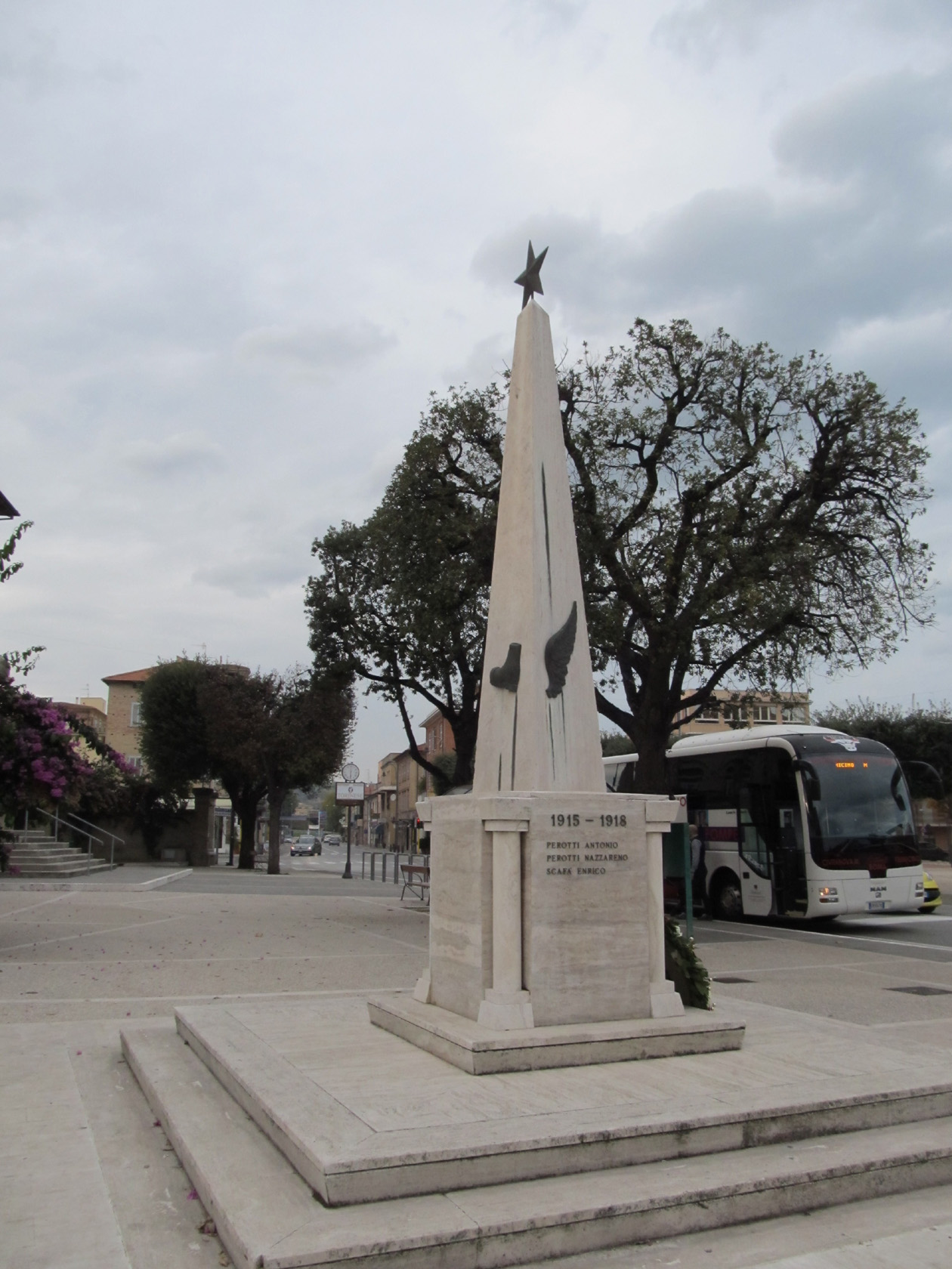monumento ai caduti - ad obelisco (terzo quarto XX)