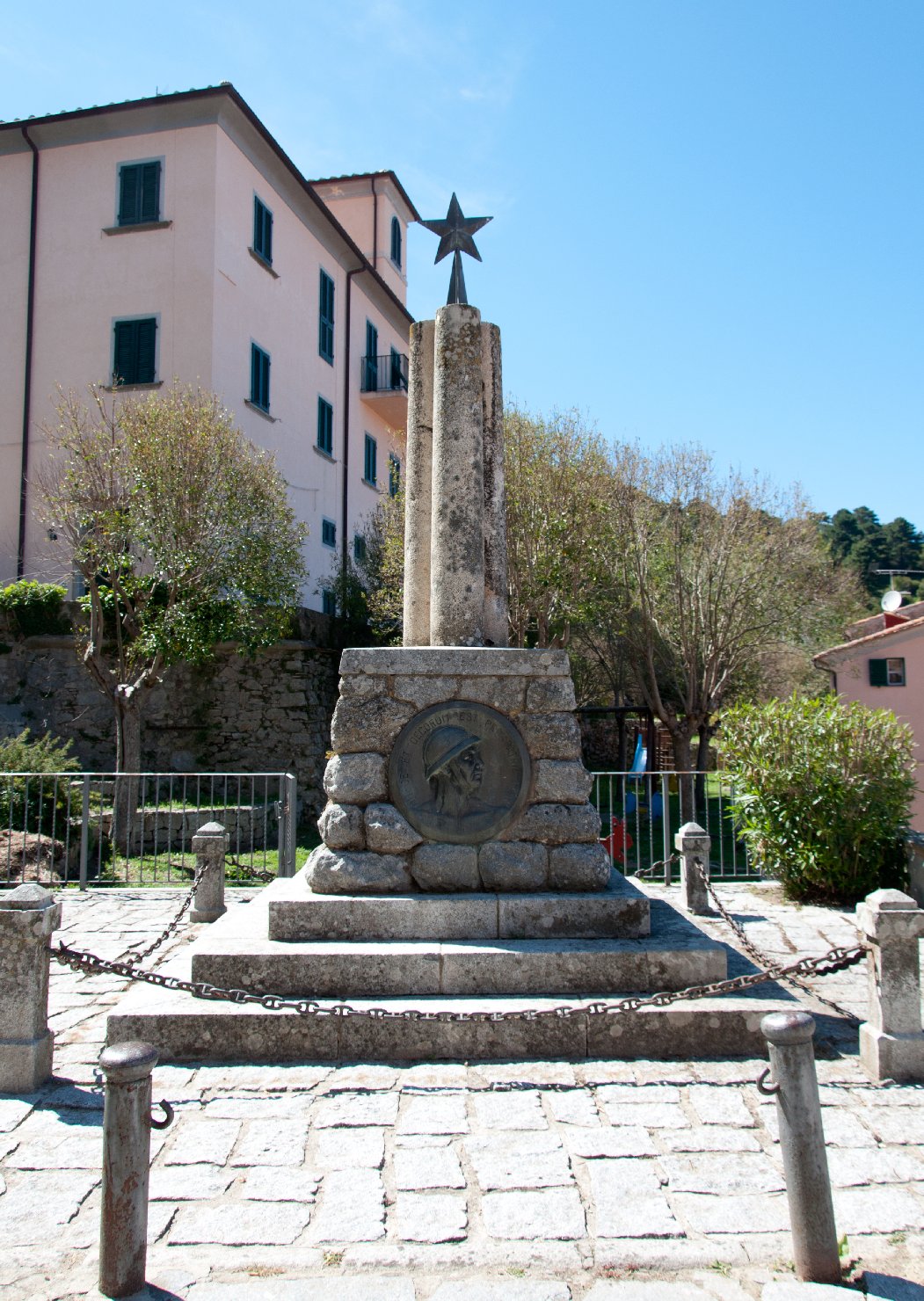 ASSENTE (monumento ai caduti - a colonna) - ambito italiano (sec. XX)