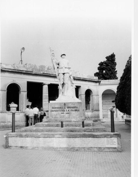 monumento funebre di Tarrini Oreste Cesare (metà sec. XX)