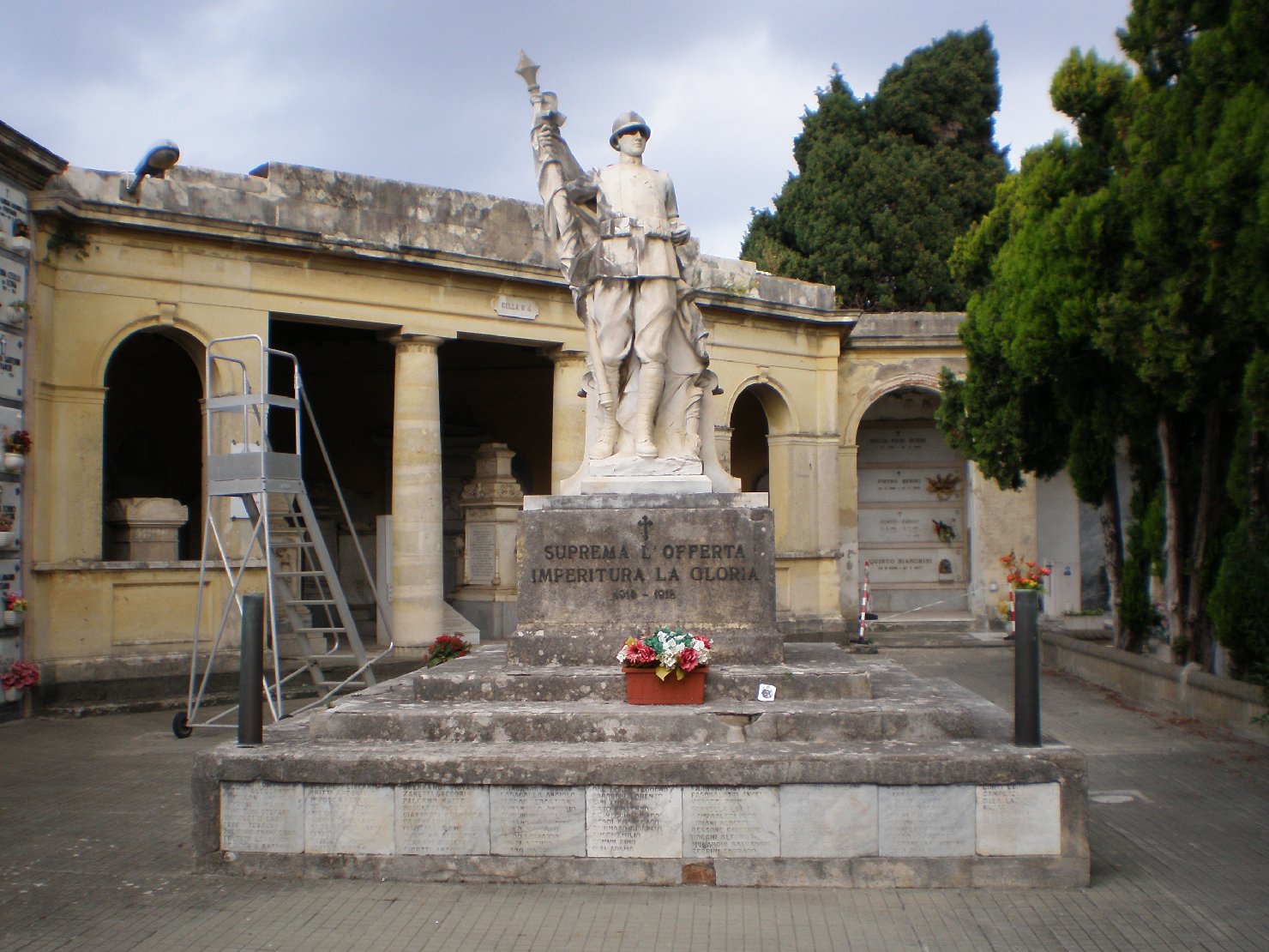 monumento ai caduti di Zilocchi Franco (sec. XX)