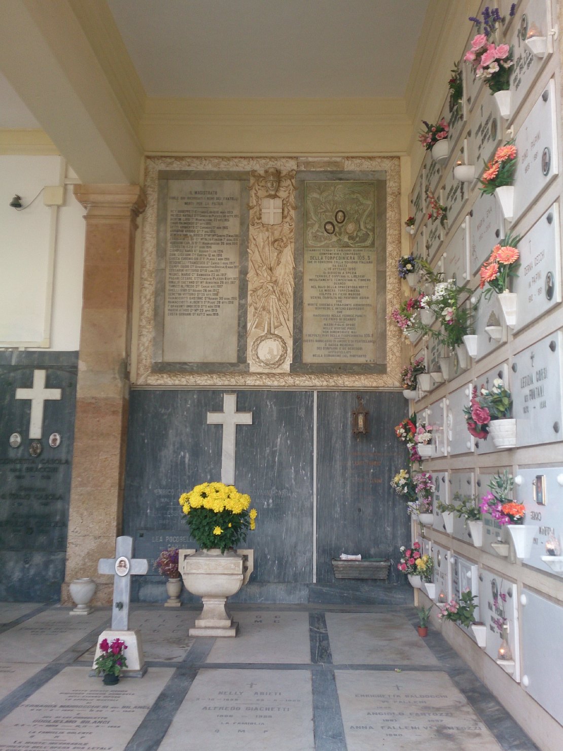 lapide commemorativa ai caduti - ambito italiano (sec. XX)
