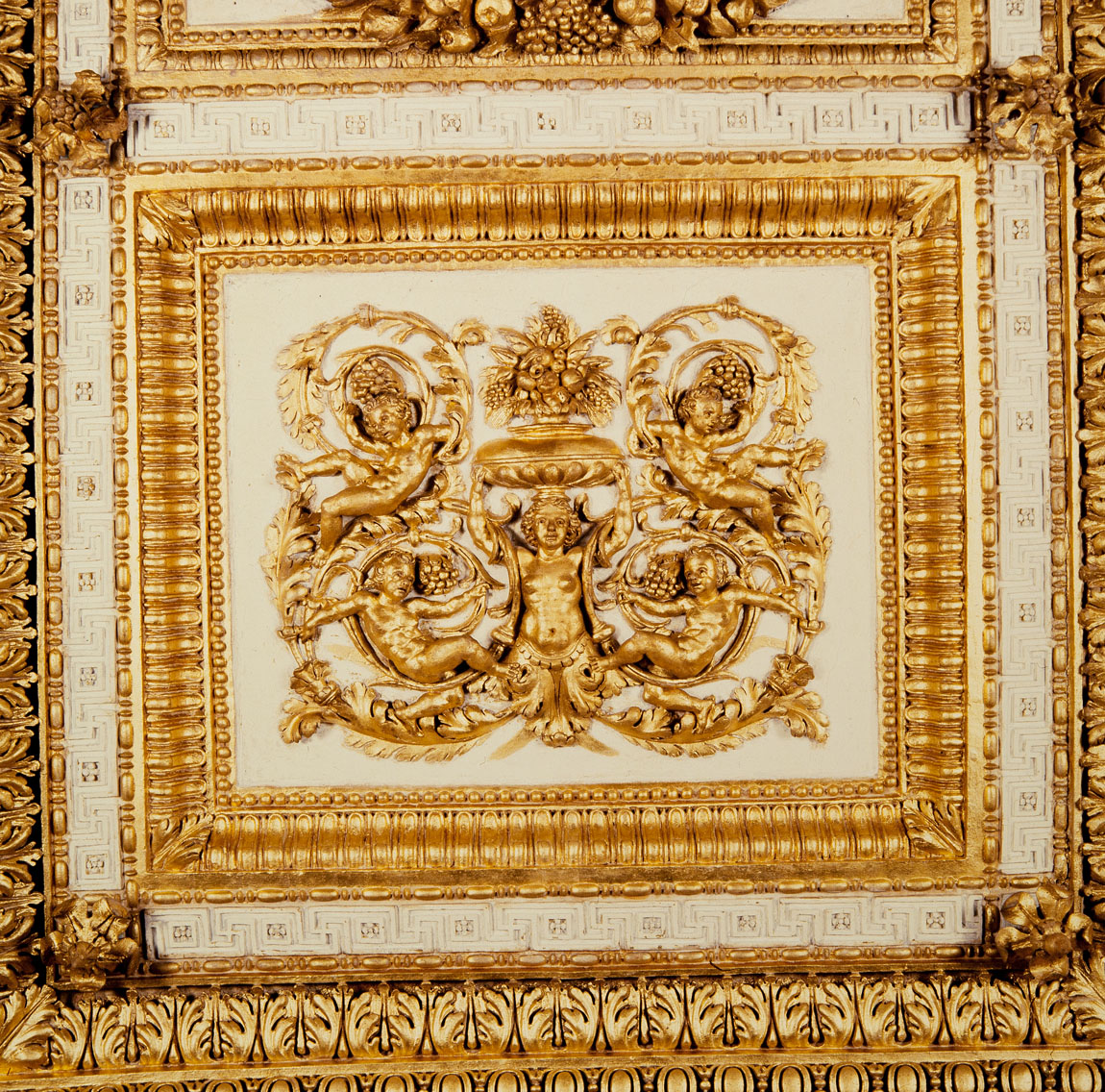 Decorazione a candelabra (decorazione plastica, serie) di Bonaccorsi Pietro detto Perin del Vaga (e aiuti) (sec. XVI)