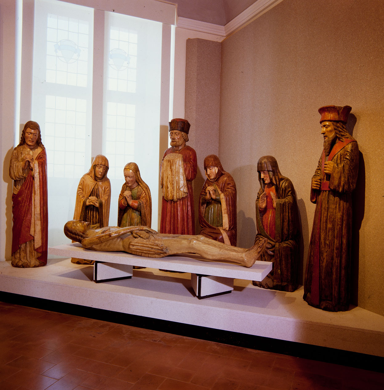 Compianto su Cristo morto (gruppo scultoreo) - ambito lombardo-piemontese (seconda metà sec. XV)