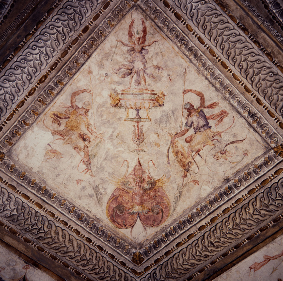 Storie di Roma e decorazioni a grottesche (decorazione plastico-pittorica, complesso decorativo) di Luzio Romano (e aiuti) (sec. XVI)