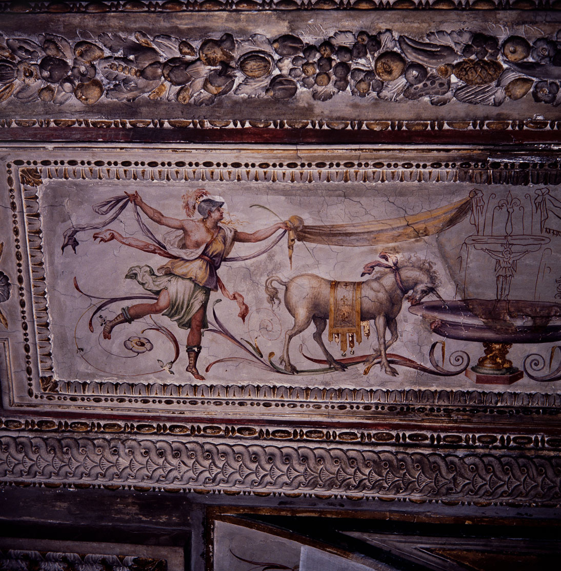 Fanciulle danzanti e liocorni alla fonte (dipinto murale, elemento d'insieme) di Luzio Romano (sec. XVI)