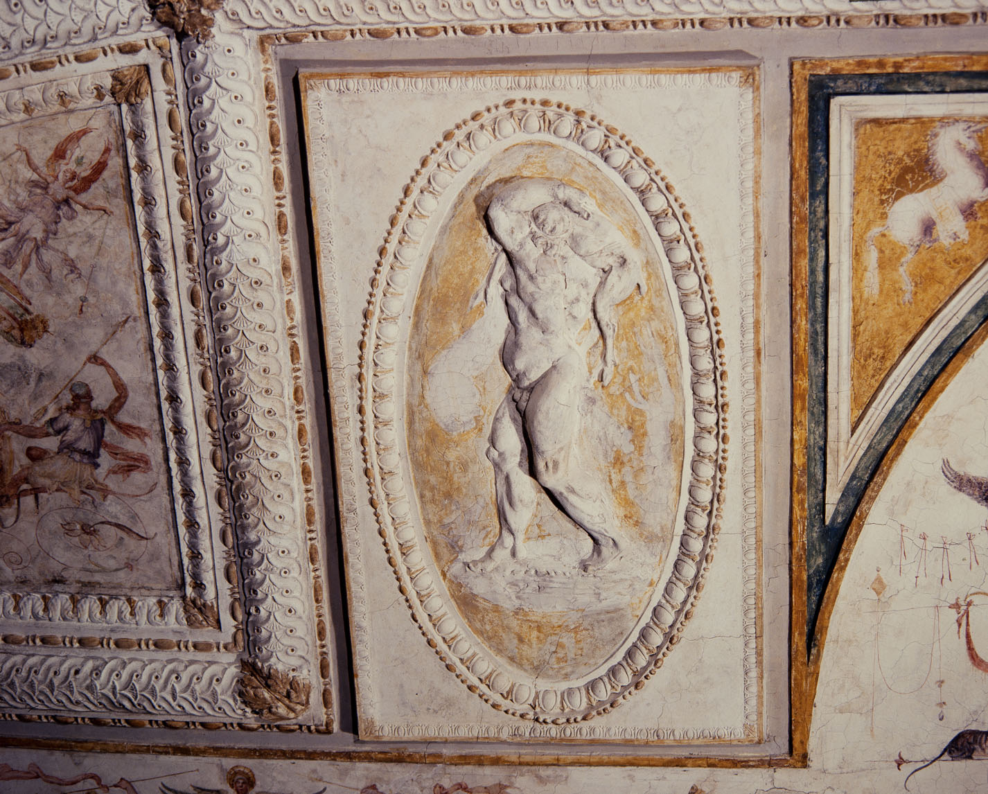 Moscoforo (rilievo, elemento d'insieme) di Luzio Romano (sec. XVI)