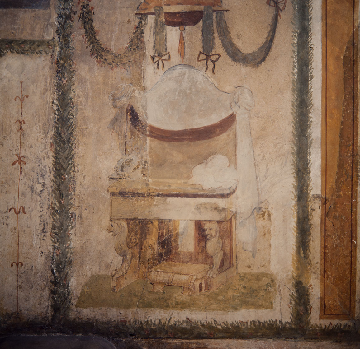 Trono con le vesti di divinità (dipinto murale, serie) di Pippi Giulio detto Giulio Romano, Giovanni da Udine detto Giovanni Ricamatore (sec. XVI)