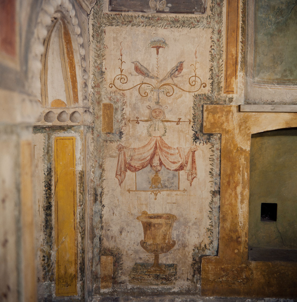 Calice d'acqua (dipinto murale) di Pippi Giulio detto Giulio Romano, Giovanni da Udine detto Giovanni Ricamatore (sec. XVI)