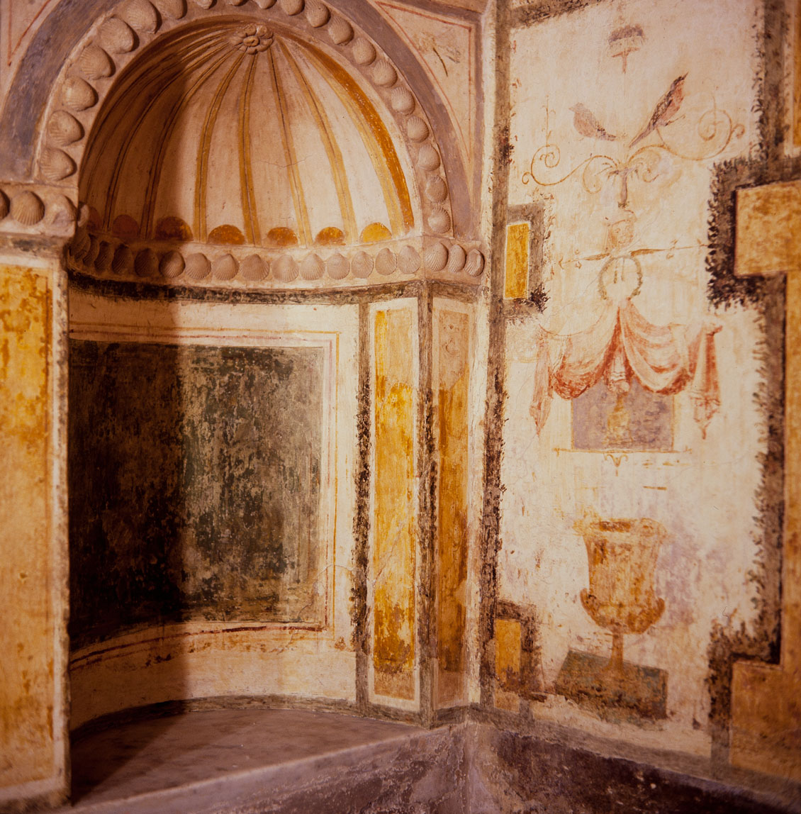 Calice d'acqua (dipinto murale) di Pippi Giulio detto Giulio Romano, Giovanni da Udine detto Giovanni Ricamatore (sec. XVI)