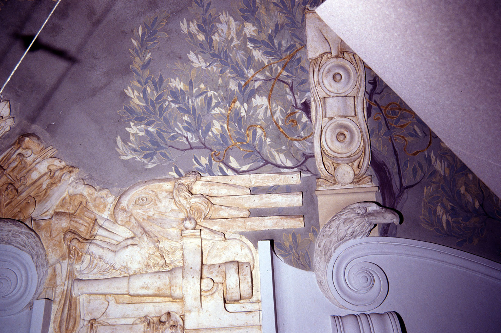 Alberi di alloro (decorazione pittorica) di Cambellotti Duilio (sec. XX)