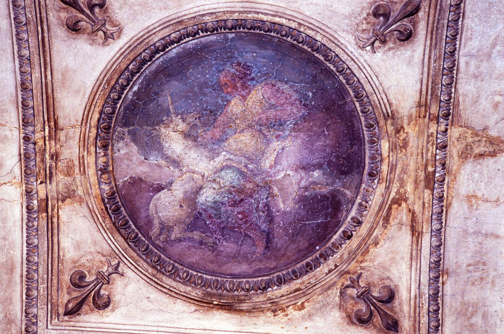 figura femminile con unicorno (decorazione plastico-pittorica) di Siciolante Girolamo (sec. XVI) 