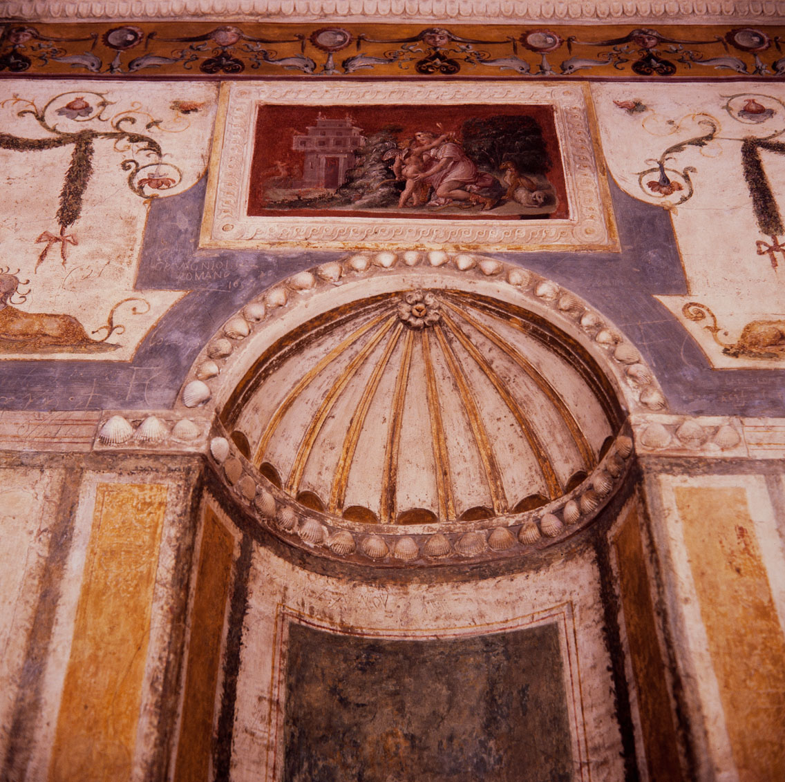 Diana e Amore (decorazione plastico-pittorica, serie) di Pippi Giulio detto Giulio Romano, Giovanni da Udine detto Giovanni Ricamatore (sec. XVI)
