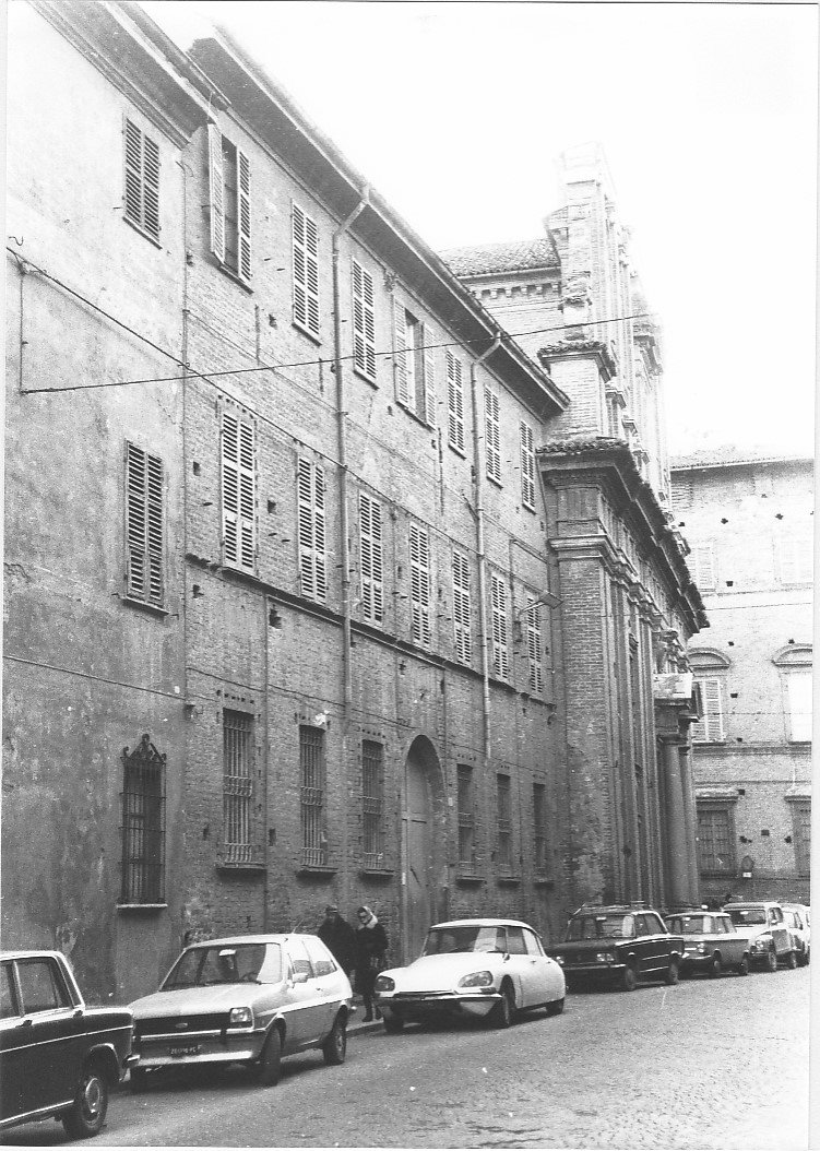 Casa (già facente parte dell'ex convento di S. Vincenzo) (casa) - Piacenza (PC) 