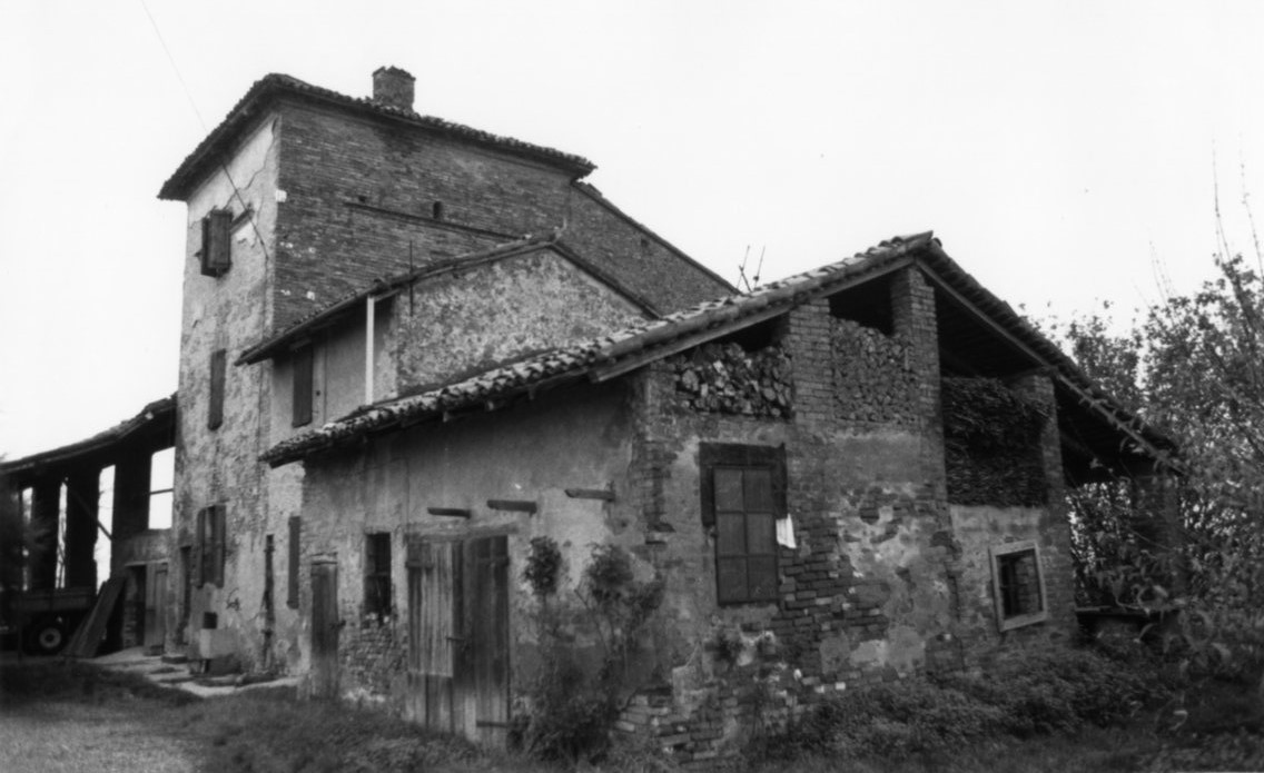 Fondo Campogrande (casa torre, rurale) - Calendasco (PC) 