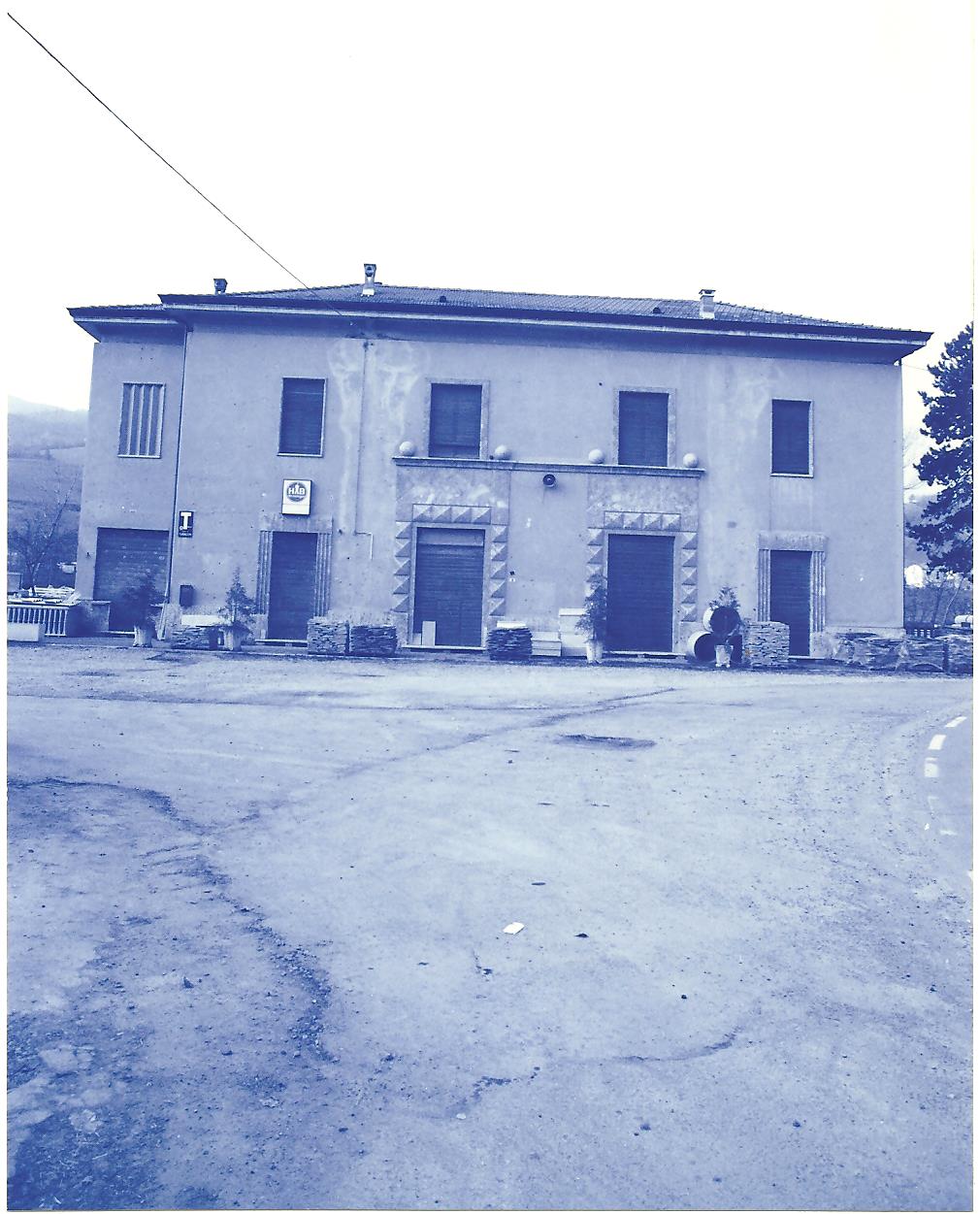 Ex Stazione Ferroviaria e deposito (stazione, ferroviaria) - Bettola (PC) 