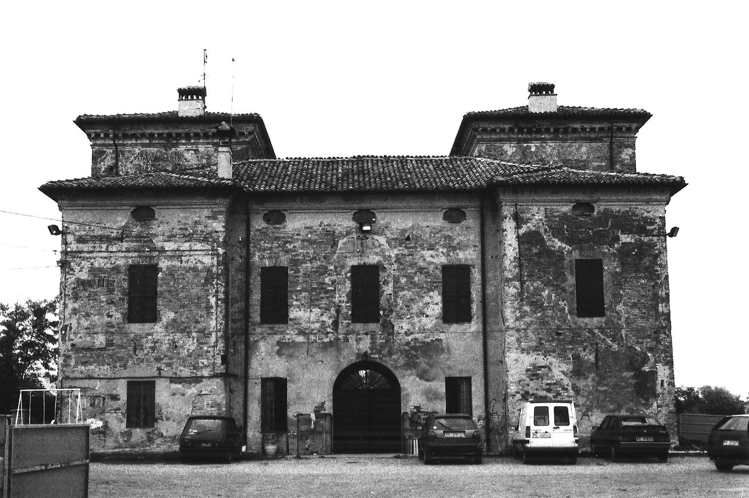 Palazzo dello Zamberto (palazzo, padronale) - Cadeo (PC)  (sec. XIV)