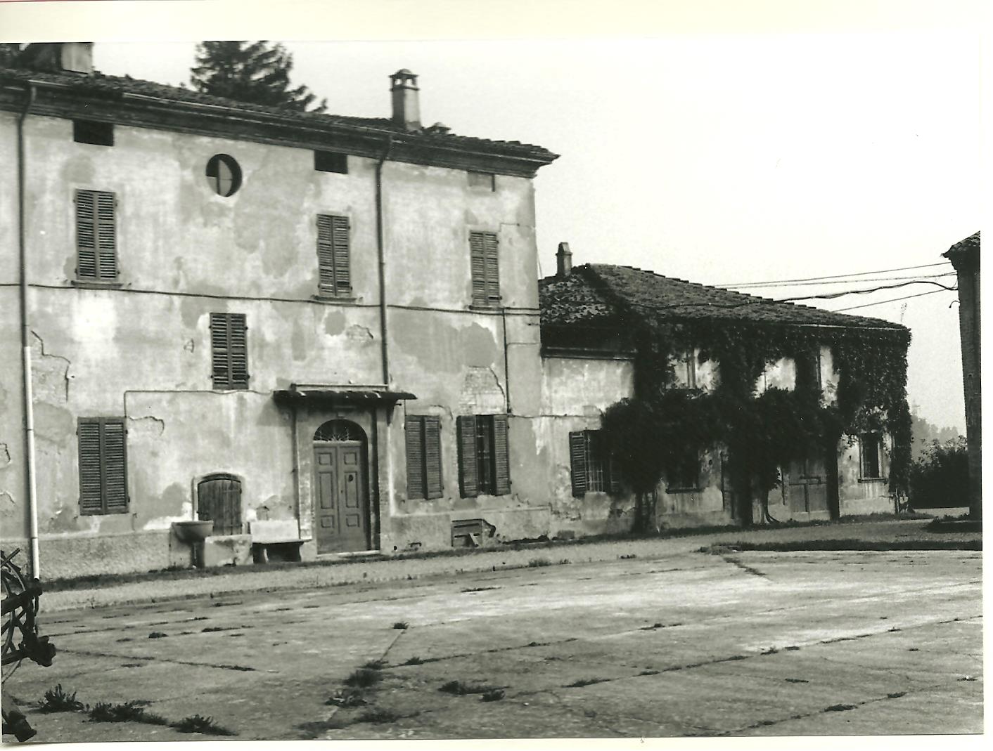 Casatorre Madonna della Luna (casa, torre) - Fiorenzuola d'Arda (PC) 