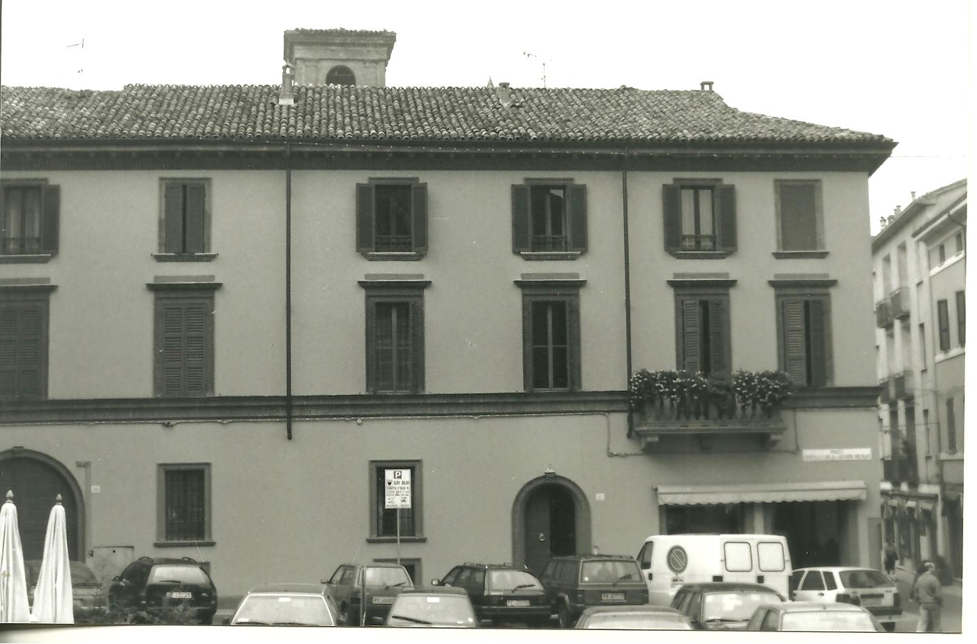 Palazzo di Piazza Molinari 27 (palazzo, padronale) - Fiorenzuola d'Arda (PC) 