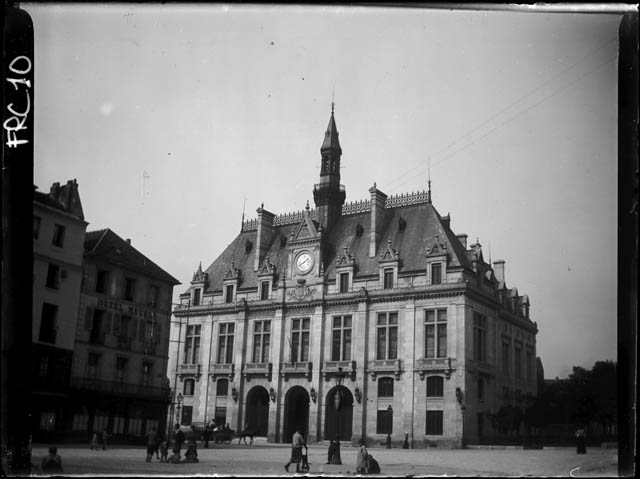 Saint Denis - Hotel de Ville (negativo) di Rossi, Giovanni Battista (XX)