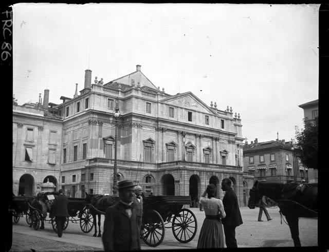 Milano - piazza della Scala - teatro alla Scala (negativo) di Rossi, Giovanni Battista (XX)