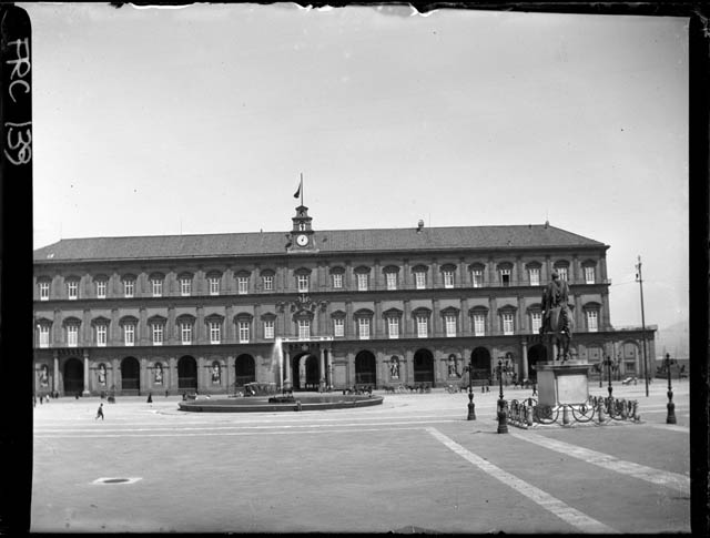 Napoli - Palazzo Reale - facciata (negativo) di Rossi, Giovanni Battista (XX)