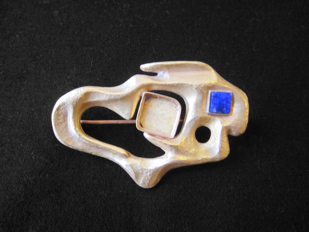 spilla, opera isolata di Scatassa Luigi (terzo quarto sec. XX)