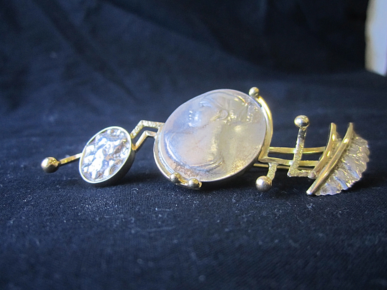 spilla, opera isolata di Fedeli Sonia, Renai Renato (ultimo quarto sec. XX)