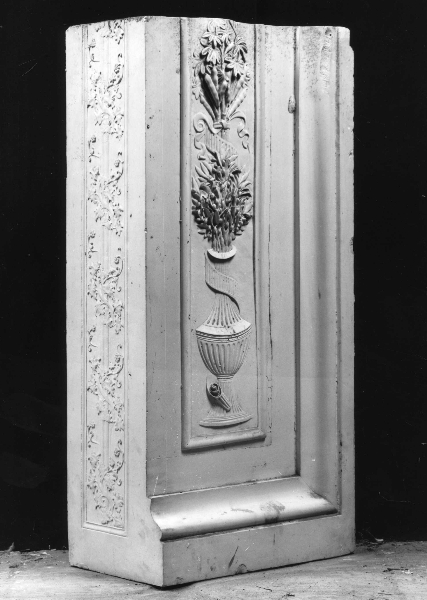 motivi decorativi con vaso, fiori, frutta (calco) di Lelli Oronzio (bottega) (ultimo quarto sec. XIX)
