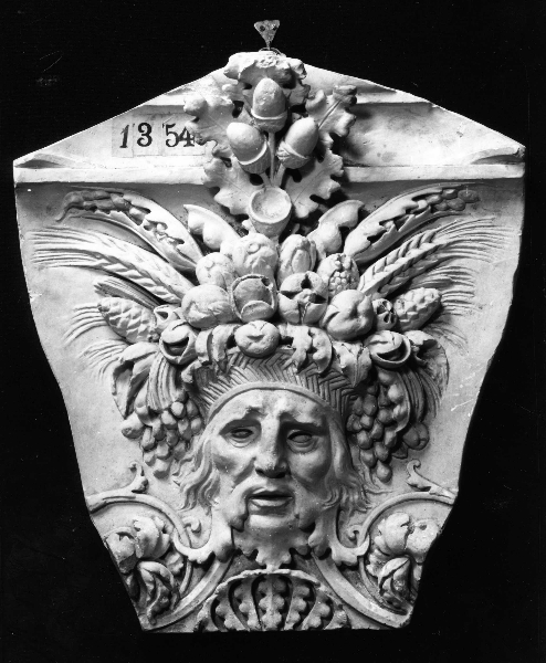 mascherone con cesto di frutta (calco) di Lelli Oronzio (bottega) (ultimo quarto sec. XIX)