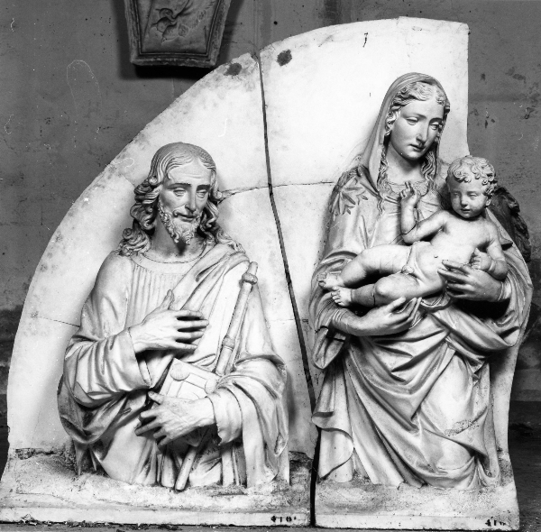 Madonna con Gesù Bambino e San Giacomo apostolo (calco) di Lelli Oronzio (bottega) (ultimo quarto sec. XIX)