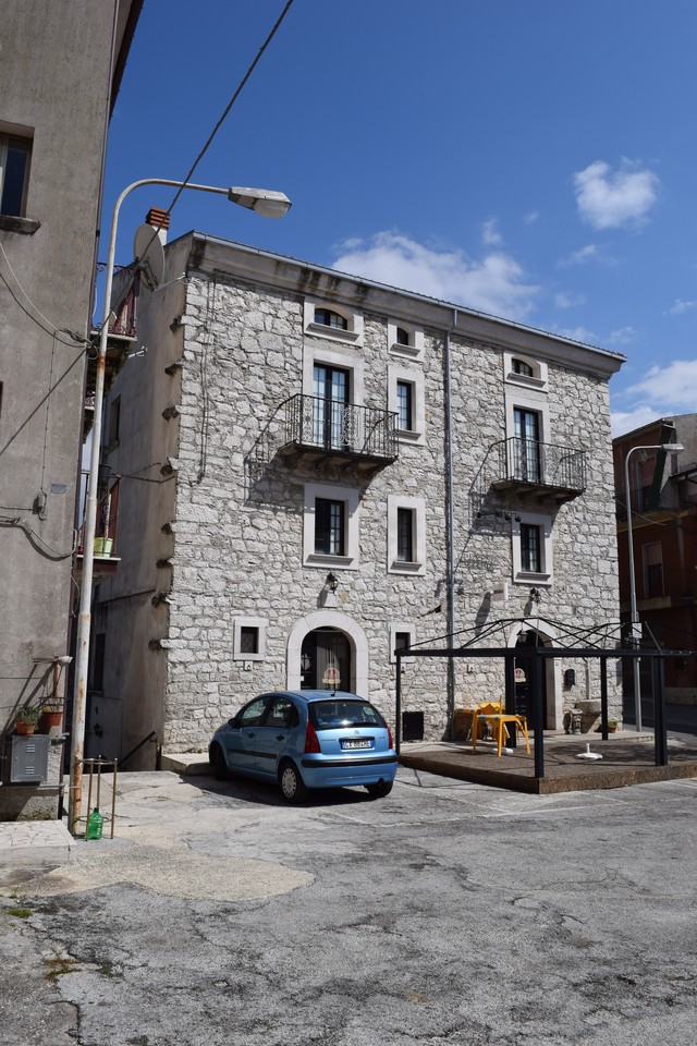 Palazzo Cancelliere (palazzo, plurifamiliare) - Longano (IS) 