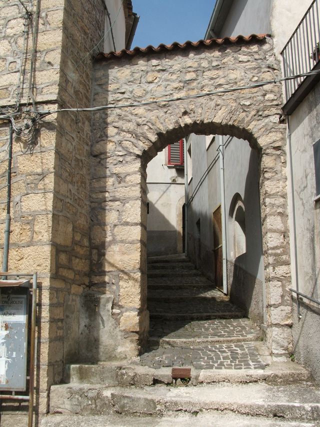 Casa Di Lonardo-Caranci (edificio e porta urbana) - Sant'Agapito (IS) 