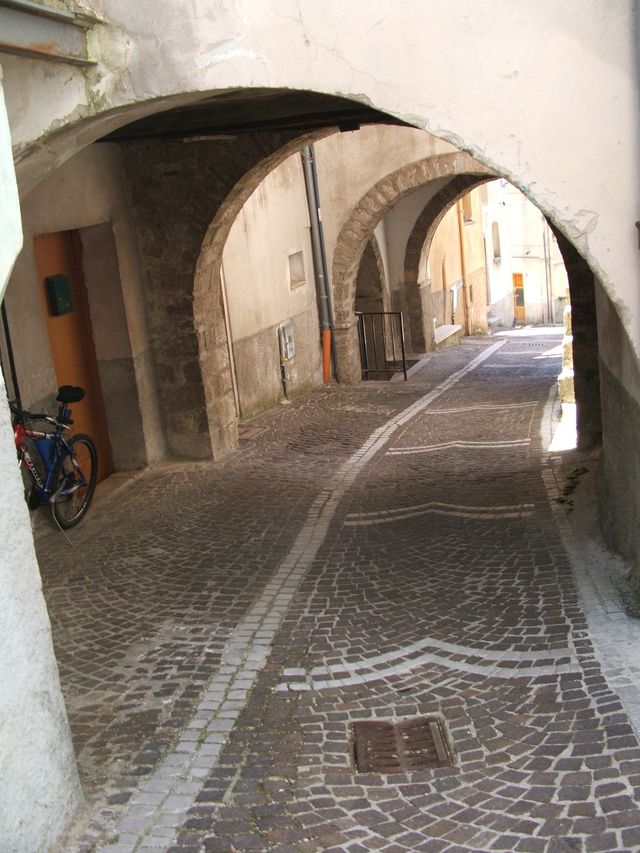 Case Di Girolamo-Ferrante-Franceschelli-Pizzi (complesso di edifici, plurifamiliare, con passaggio voltato) - Miranda (IS) 