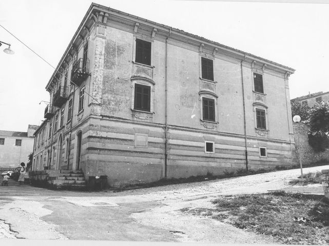 Palazzo Galeazzo-Pede (palazzo, bifamiliare) - Vinchiaturo (CB) 