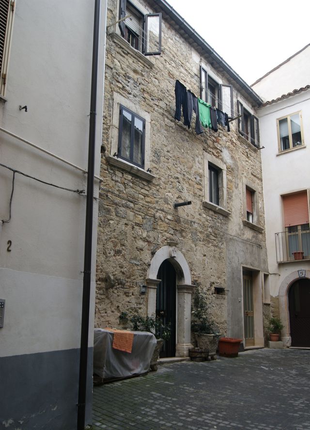 palazzo, plurifamiliare - Toro (CB) 