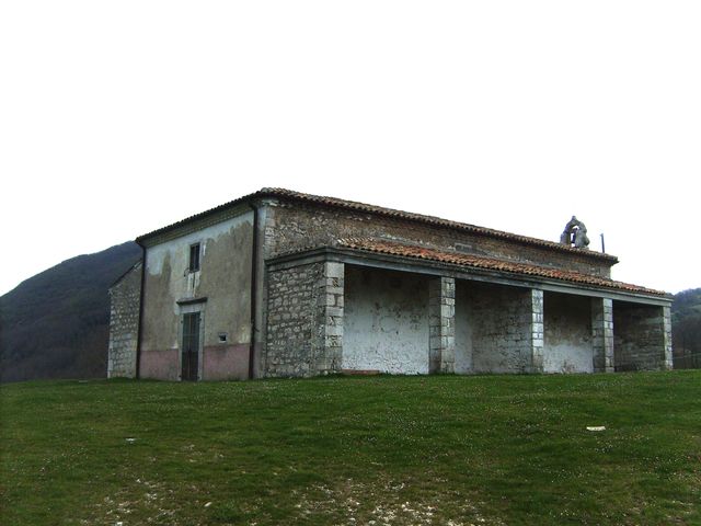 Chiesa di San Domenico (cappella, rurale) - Carovilli (IS)  <br>Condizioni d'uso: <a class='link-esterno' href='https://docs.italia.it/italia/icdp/icdp-pnd-circolazione-riuso-docs/it/v1.0-giugno-2022/testo-etichetta-BCS.html' target='_bcs'>Beni Culturali Standard (BCS)</a>